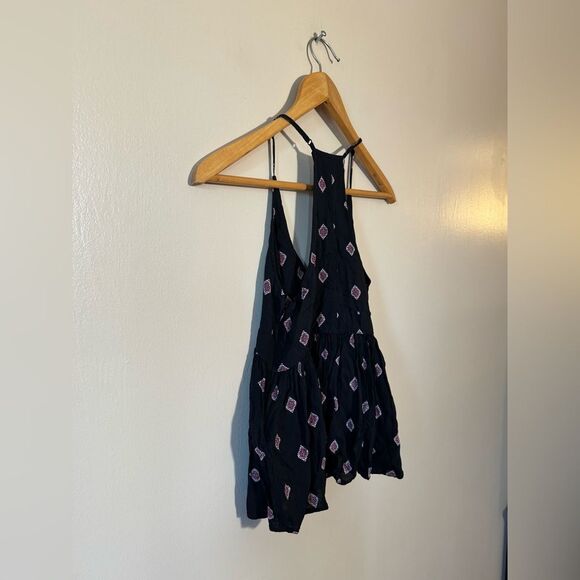 Black Express Patterned Hi-Low Tank Size XS EUC - Picture 5 of 7